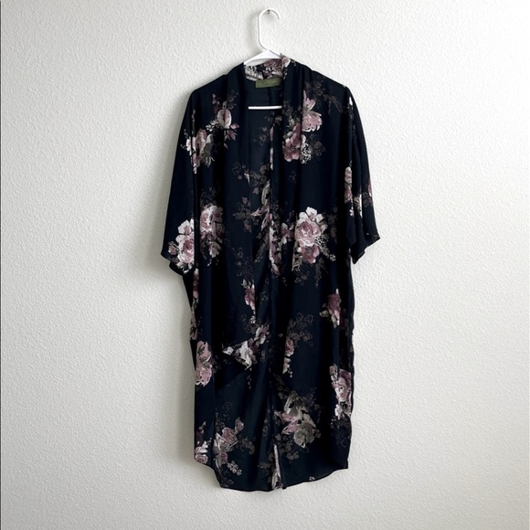 Floral kimono with 3/4 length sleeve - Picture 1 of 4